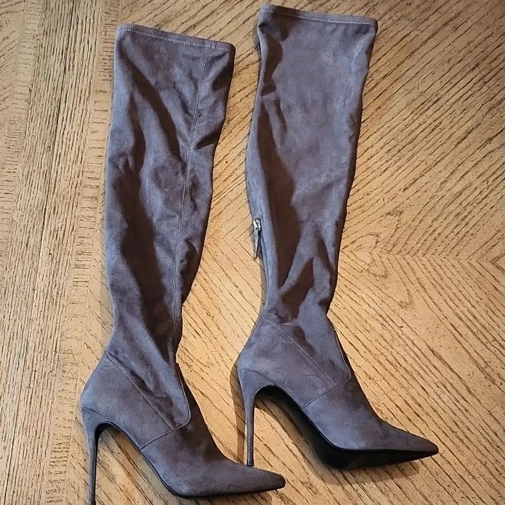 Steve Madden gray Suede high boots size 7
